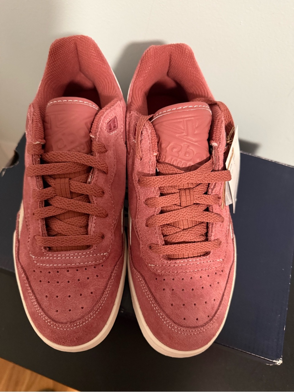 Reebok Women's Low-Top Suede Sneakers - Rose Pink! NWB 8.5.